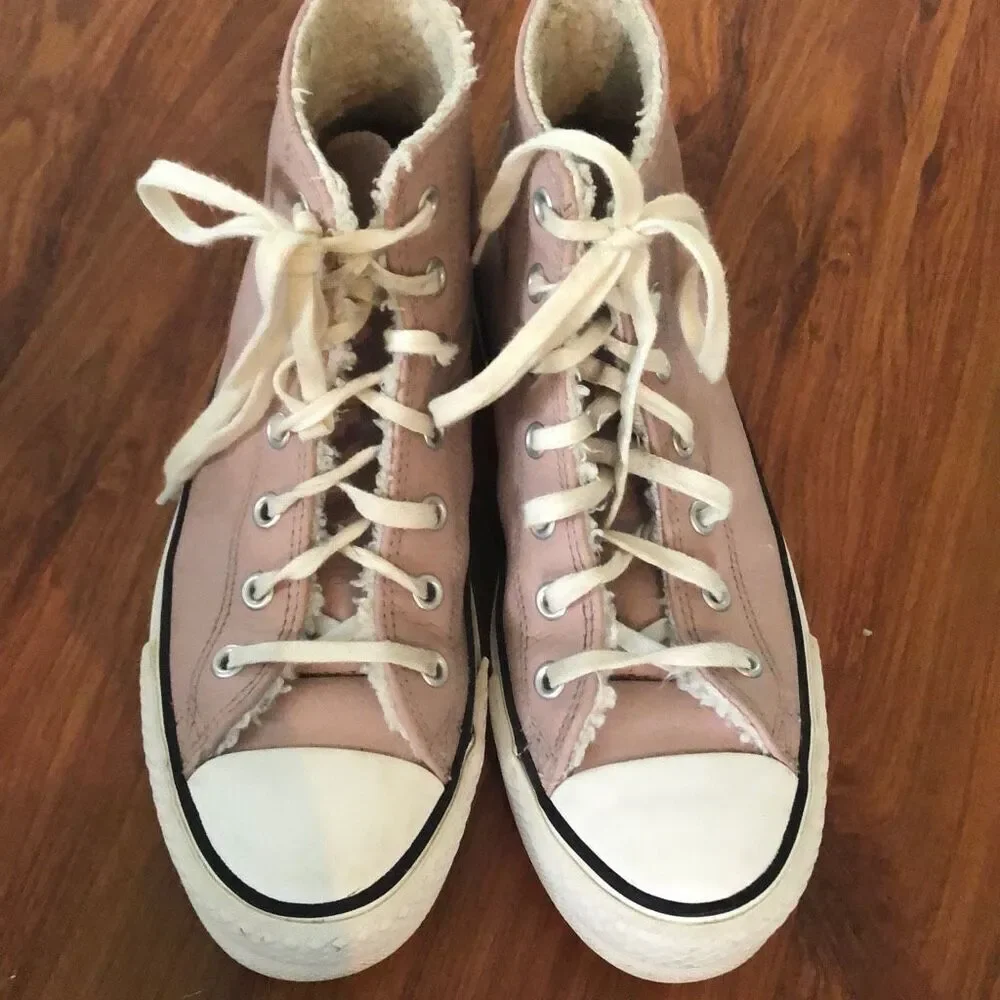 Converse Chuck Taylor Blush pink leather high tops kids 4